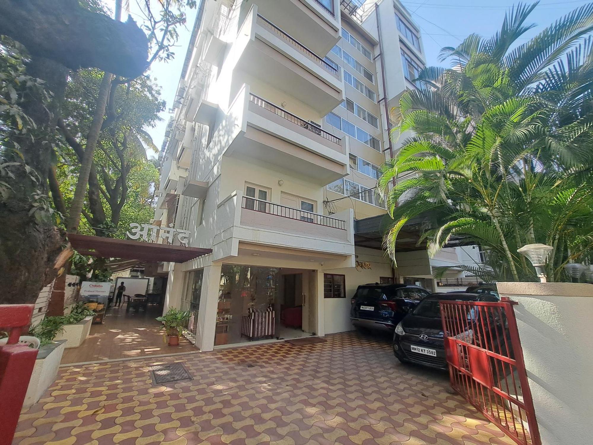 Hotel Swaroop Пюн Екстериор снимка