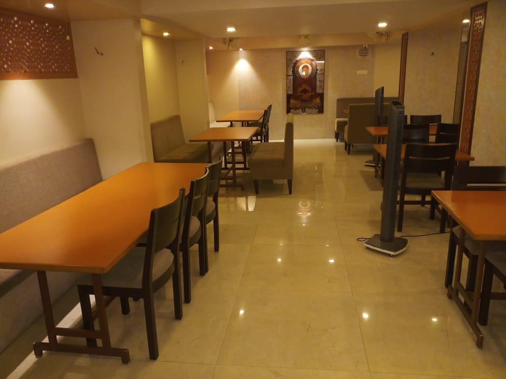 Hotel Swaroop Пюн Екстериор снимка