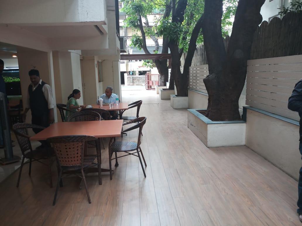 Hotel Swaroop Пюн Екстериор снимка