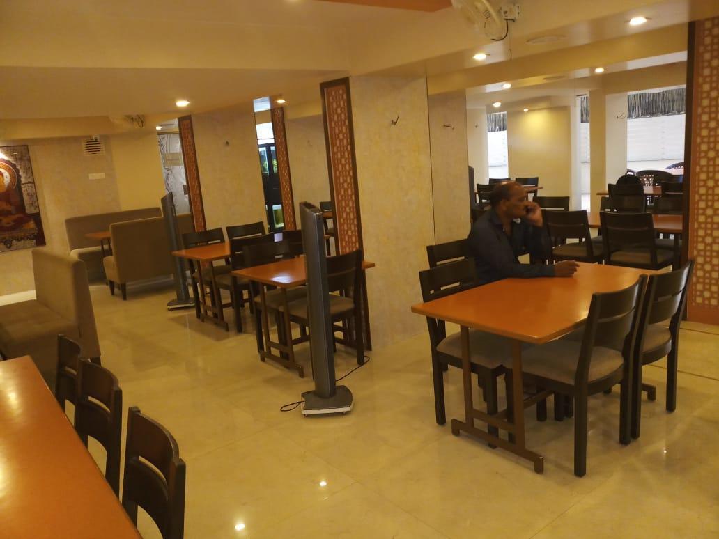 Hotel Swaroop Пюн Екстериор снимка